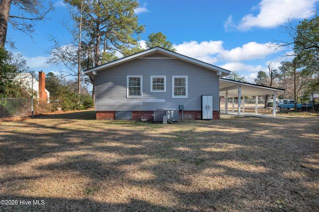103 N Thompson Street, Whiteville, NC 28472