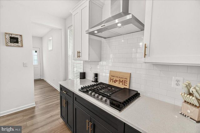 227 HOLLY SPRINGS DR, Charles Town, WV 25414