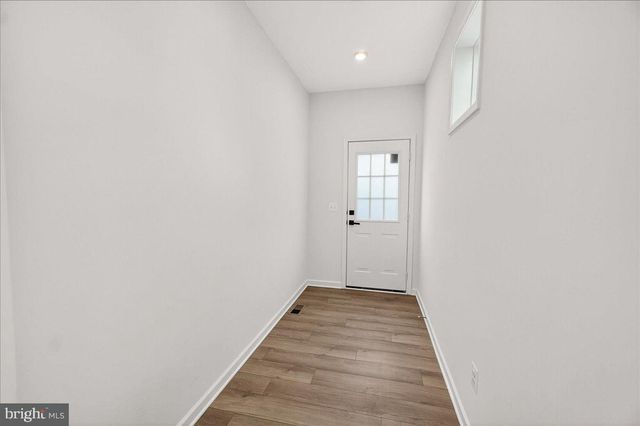 227 HOLLY SPRINGS DR, Charles Town, WV 25414