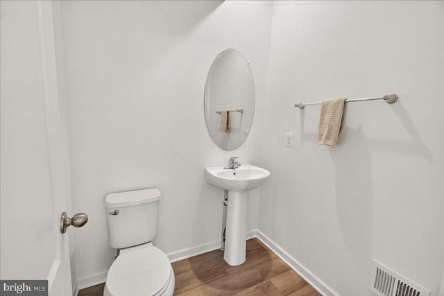 227 HOLLY SPRINGS DR, Charles Town, WV 25414