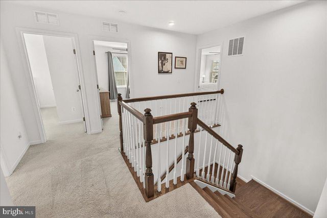 227 HOLLY SPRINGS DR, Charles Town, WV 25414