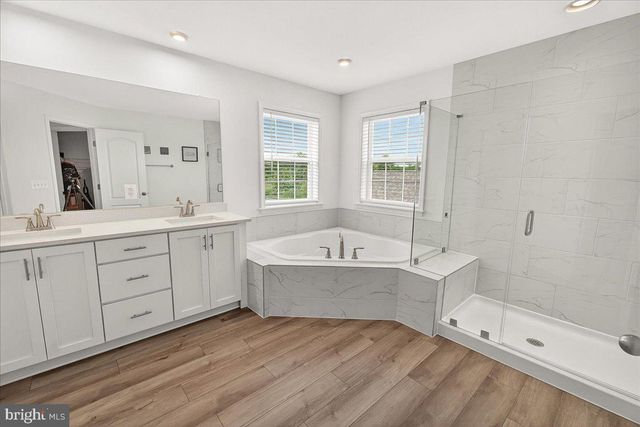 227 HOLLY SPRINGS DR, Charles Town, WV 25414