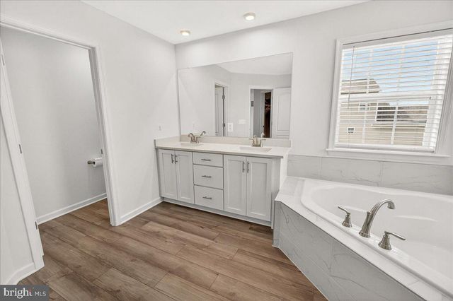 227 HOLLY SPRINGS DR, Charles Town, WV 25414