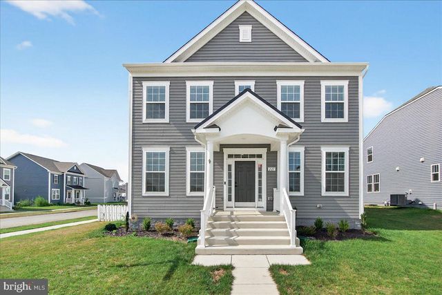 227 HOLLY SPRINGS DR, Charles Town, WV 25414