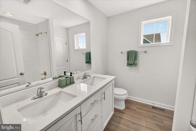 227 HOLLY SPRINGS DR, Charles Town, WV 25414