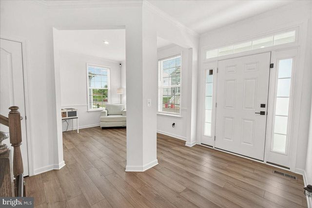 227 HOLLY SPRINGS DR, Charles Town, WV 25414