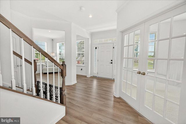 227 HOLLY SPRINGS DR, Charles Town, WV 25414