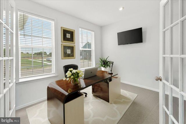 227 HOLLY SPRINGS DR, Charles Town, WV 25414