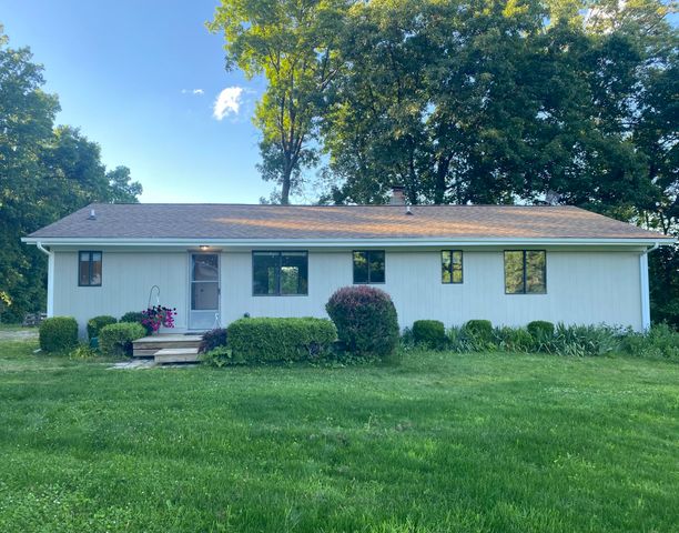11229 W Snows Lake Road, Greenville, MI 48838