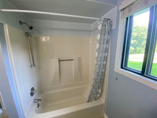 11229 W Snows Lake Road, Greenville, MI 48838