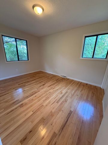 11229 W Snows Lake Road, Greenville, MI 48838