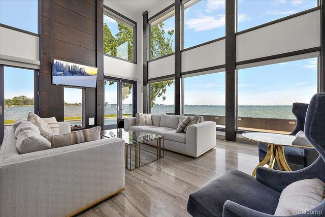 8349 Dixie Highway, Ira Township, MI 48023