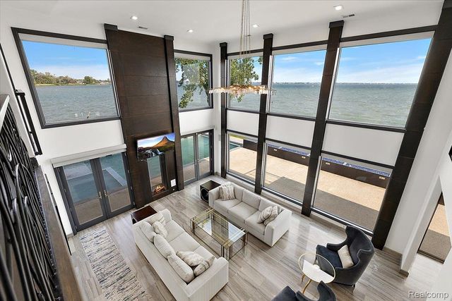 8349 Dixie Highway, Ira Township, MI 48023