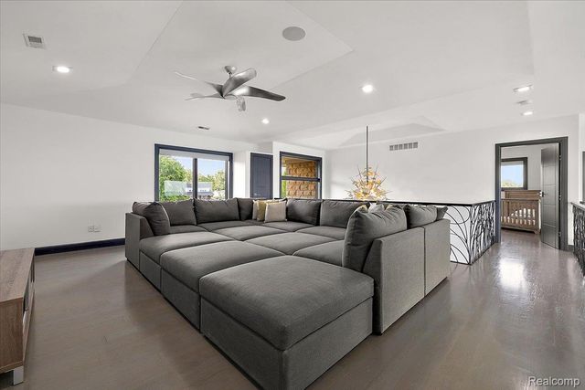 8349 Dixie Highway, Ira Township, MI 48023