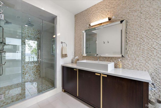 8349 Dixie Highway, Ira Township, MI 48023