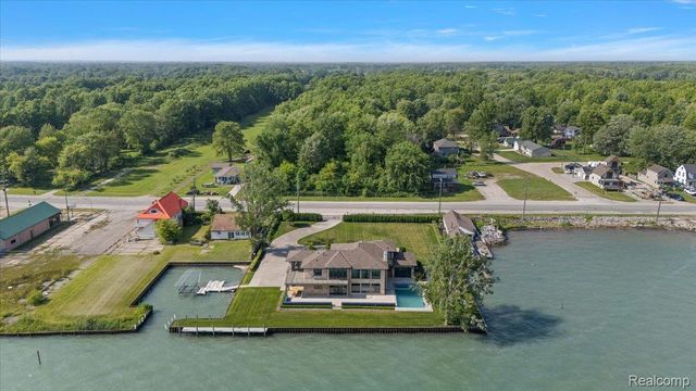 8349 Dixie Highway, Ira Township, MI 48023