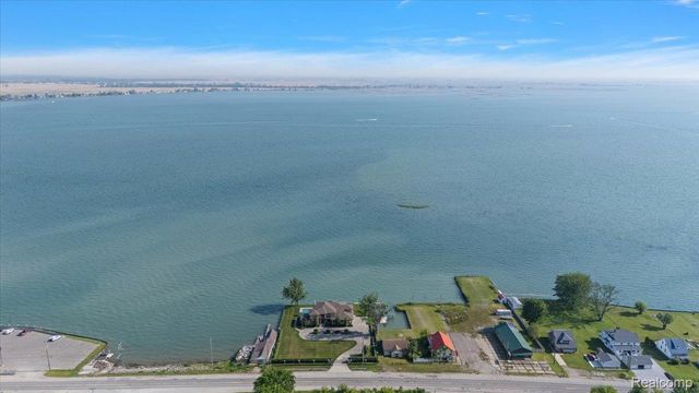 8349 Dixie Highway, Ira Township, MI 48023