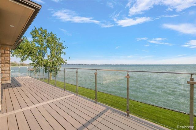 8349 Dixie Highway, Ira Township, MI 48023