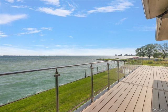 8349 Dixie Highway, Ira Township, MI 48023