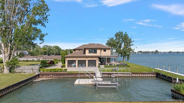 8349 Dixie Highway, Ira Township, MI 48023