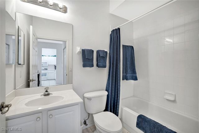 3972 Bishopwood CT E 2-203, Naples, FL 34114