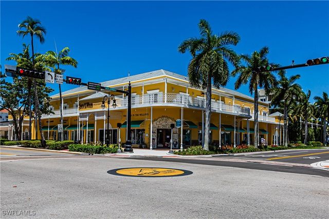 3972 Bishopwood CT E 2-203, Naples, FL 34114