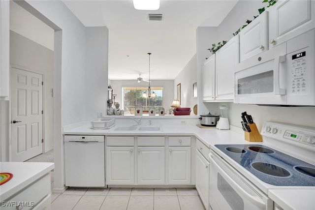 3972 Bishopwood CT E 2-203, Naples, FL 34114