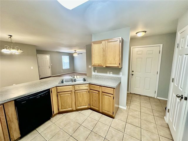 1431 W Junction Street 4, Fayetteville, AR 72701