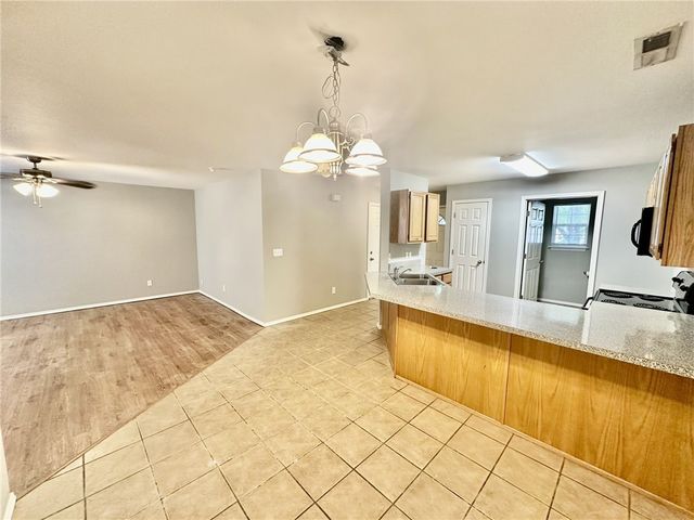 1431 W Junction Street 4, Fayetteville, AR 72701