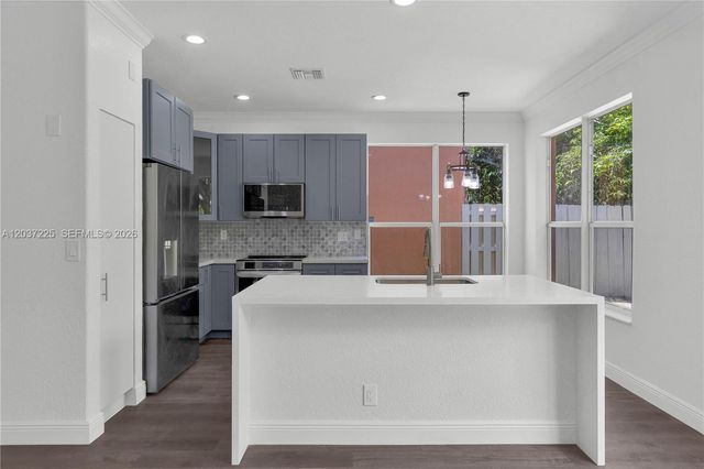 4331 Lake Tahoe Cir, West Palm Beach, FL 33409