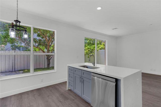 4331 Lake Tahoe Cir, West Palm Beach, FL 33409