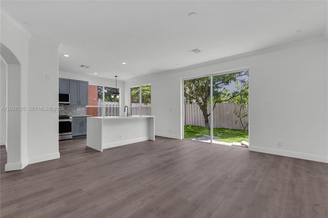4331 Lake Tahoe Cir, West Palm Beach, FL 33409