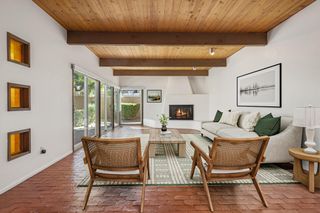 225 Amherst Drive SE, Albuquerque, NM 87106