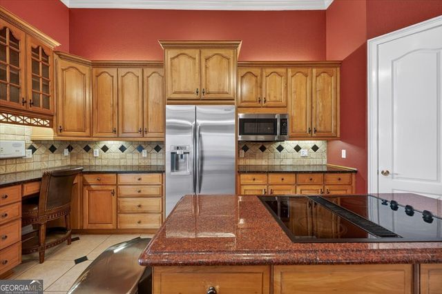 350 Hillridge Cove, Lizella, GA 31052
