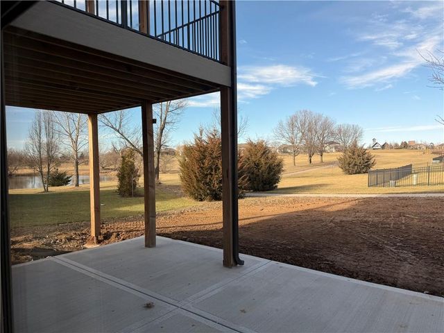 802 Savannah Court, Greenwood, MO 64034