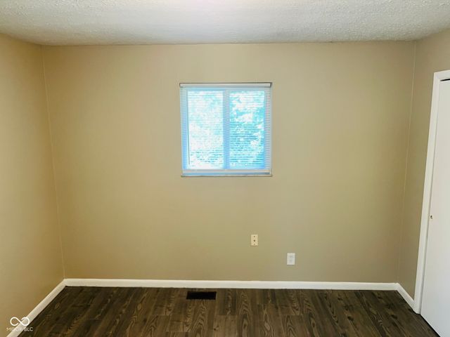 1258 N Ridgeview Drive, Indianapolis, IN 46219