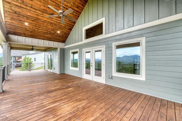 1513 Honey Bee Ridge, Hiawassee, GA 30546