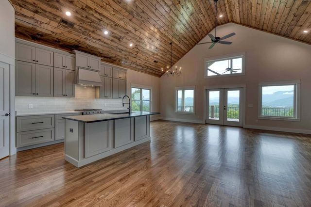 1513 Honey Bee Ridge, Hiawassee, GA 30546