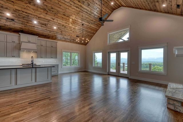 1513 Honey Bee Ridge, Hiawassee, GA 30546