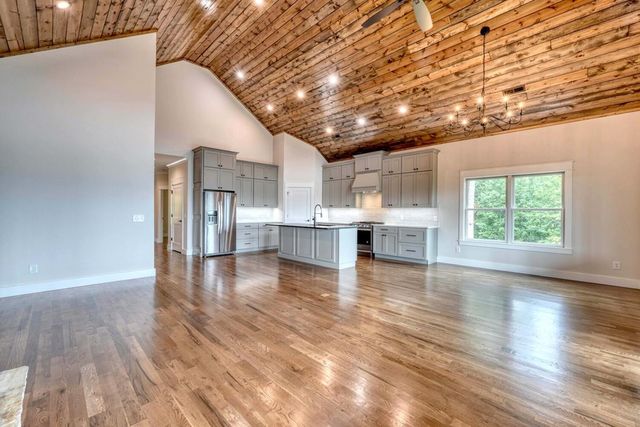 1513 Honey Bee Ridge, Hiawassee, GA 30546