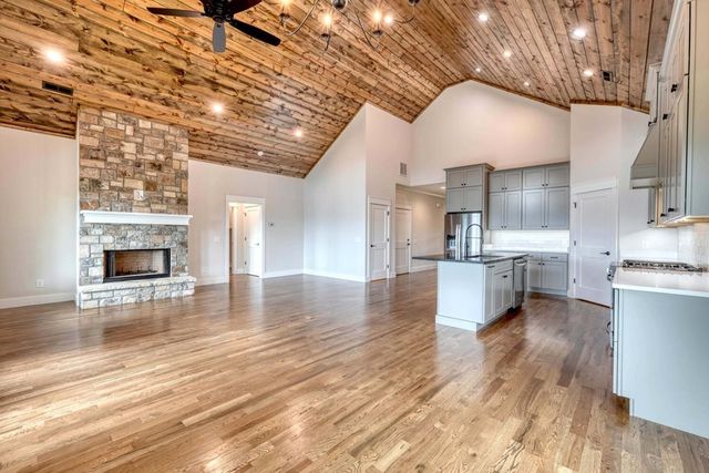 1513 Honey Bee Ridge, Hiawassee, GA 30546