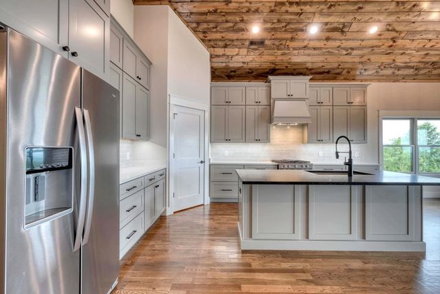 1513 Honey Bee Ridge, Hiawassee, GA 30546