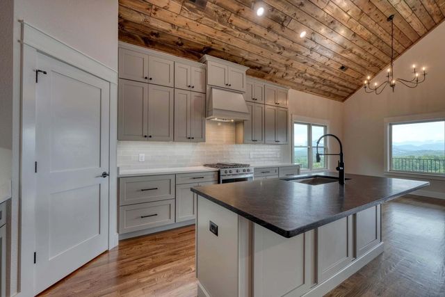 1513 Honey Bee Ridge, Hiawassee, GA 30546