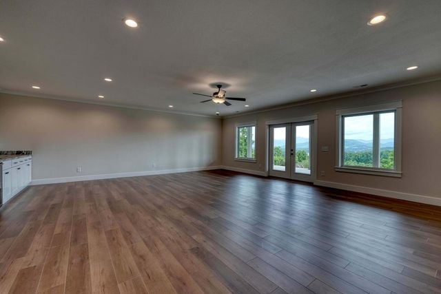 1513 Honey Bee Ridge, Hiawassee, GA 30546