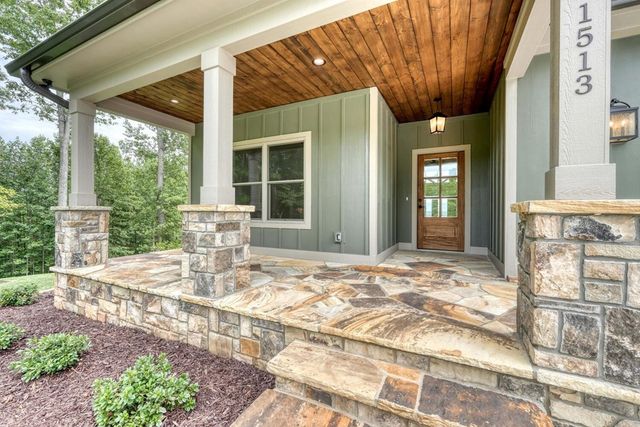 1513 Honey Bee Ridge, Hiawassee, GA 30546