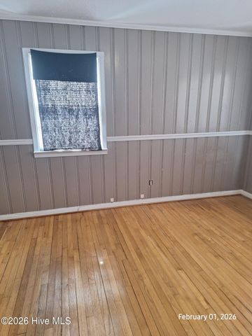 213 W Burkhead Street, Whiteville, NC 28472