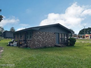 213 W Burkhead Street, Whiteville, NC 28472