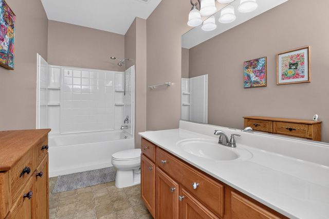 8218 Tremont Lane, Joliet, IL 60431