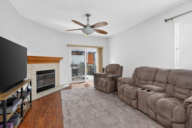 8218 Tremont Lane, Joliet, IL 60431