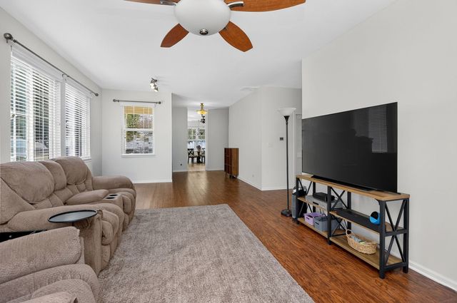 8218 Tremont Lane, Joliet, IL 60431
